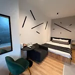 Apartament M - 5 *